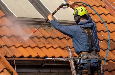 Démoussage et hydrofuge de toiture à Épône